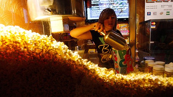 В российских кинотеатрах могут перестать продавать попкорн