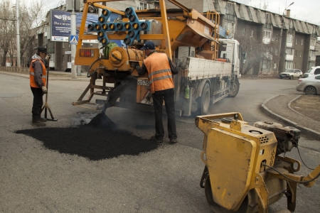В Иркутске до 1 июня устранят дефекты на 20 участках отремонтированных дорог