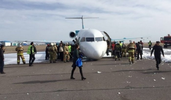 Пилоту, посадившему самолет без шасси в Астане, присвоено звание народного героя