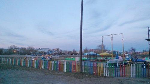 В Иркутске на острове Юность демонтируют незаконно установленные аттракционы