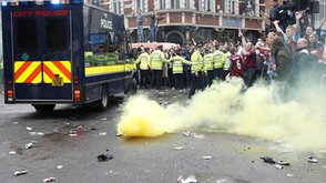 Фанаты «Вест Хэма» напали на автобус с футболистами «Манчестер Юнайтед»