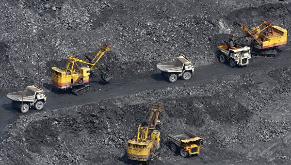 На руднике в Красноярском крае обрушился карьер, 150 человек заблокированы под землёй