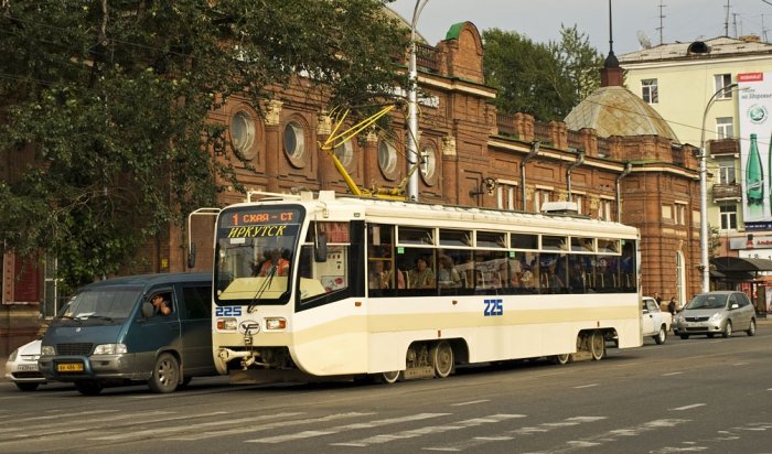 Мэрия Москвы подарила на юбилей Иркутску 12 трамваев