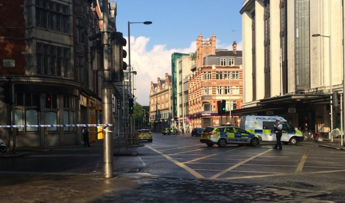 Полиция Лондона взорвала подозрительную машину возле посольства Израиля