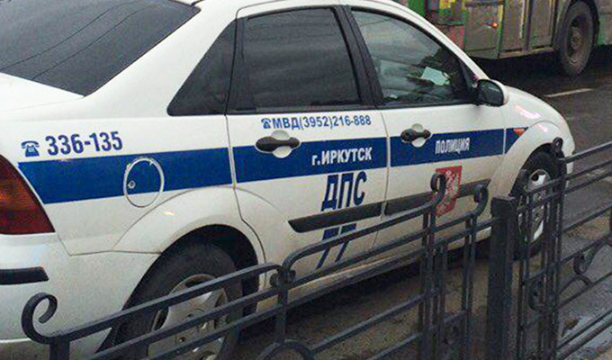 В Иркутске пьяный подросток врезался в столб на угнанных «Жигулях»
