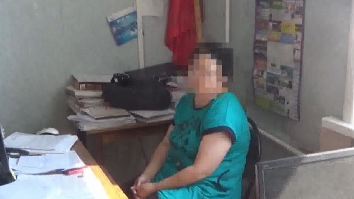В Усть-Ордынском поселке местные чиновники задержаны за взятку