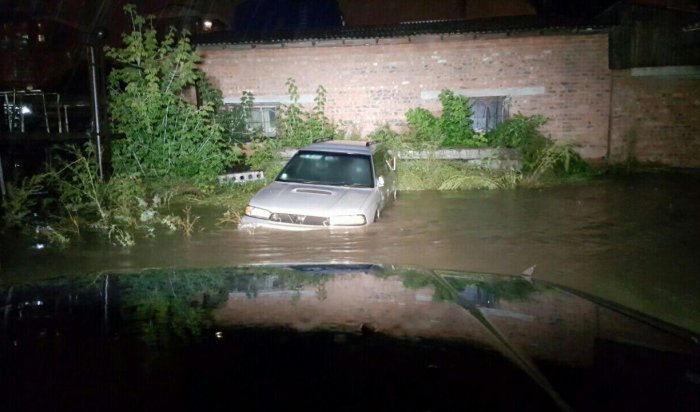 Иркутск затопило дождями: Последствия разгула стихии устраняют спасатели