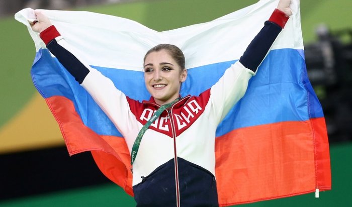 Мустафина стала двукратной олимпийской чемпионкой в упражнениях на брусьях