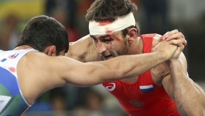 Борец Гедуев завоевал серебряную медаль Олимпиады