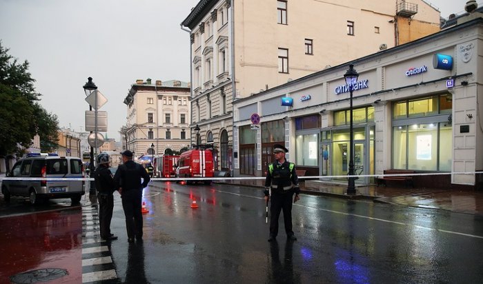 В Москве захвативший отделение банка бизнесмен сдался полиции