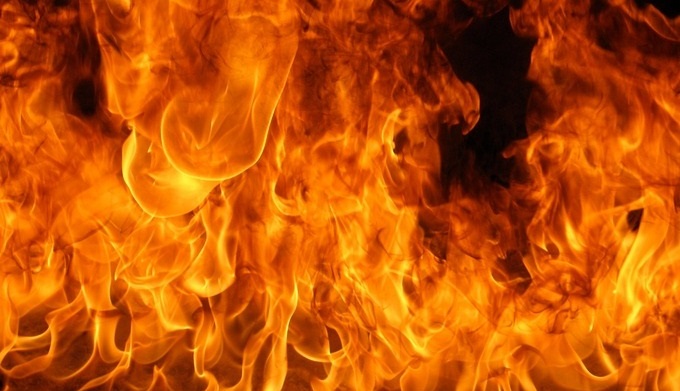 Ночью 29 августа в Иркутске сгорел автомобиль «Тойота-Калдина»