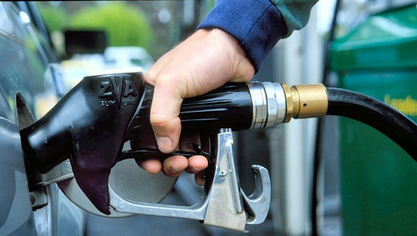 СМИ: Автопроизводители занижают показатели реального расхода топлива