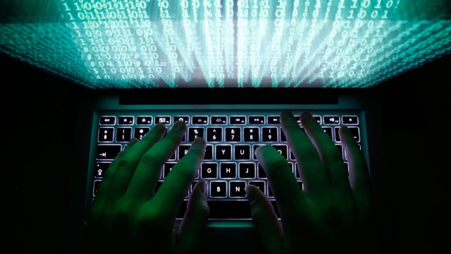 Роскомнадзор объявил об открытии вакансии хакера