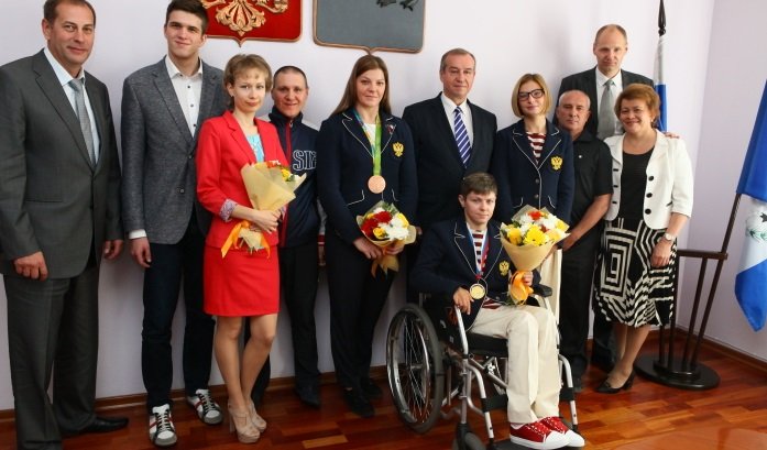 Участники Олимпиады-2016 и их тренеры получат премии в размере до 500 тысяч рублей