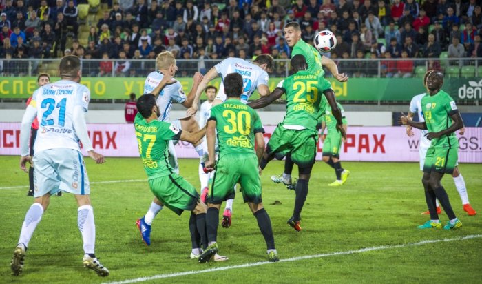 «Анжи» и «Зенит» сыграли вничью в восьмом туре ЧР по футболу