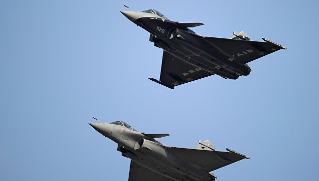 Французские истребители начали боевые вылеты против ИГИЛ