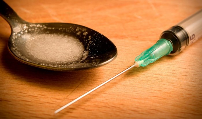 В Ангарске 31-летняя женщина организовала у себя дома наркопритон