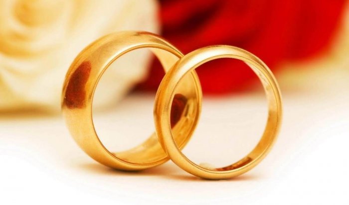 В Иркутске поздравили почти 200 супружеских пар, проживших в браке 50 лет