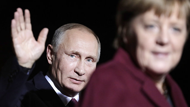 Путин и Меркель обсудили поставки газа в ЕС через Украину