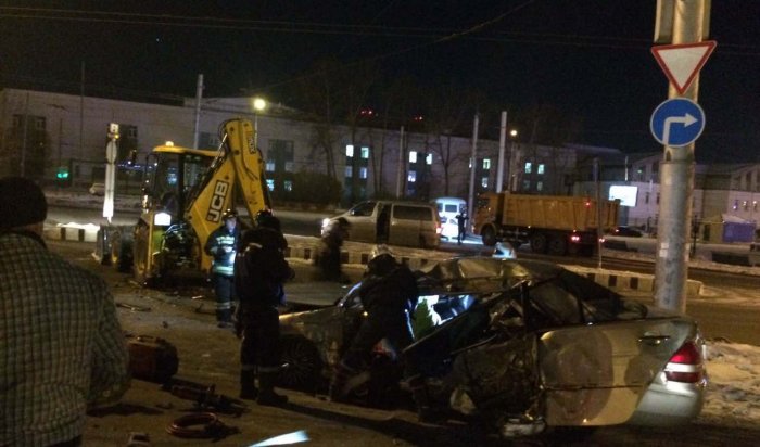 В Иркутске возле кинотеатра «Баргузин» в результате ДТП погибла девушка