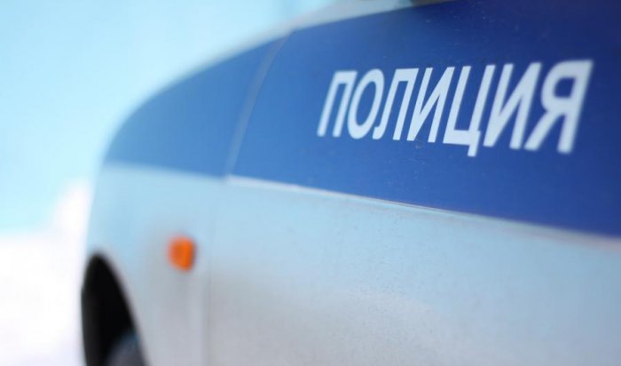 В Иркутске водитель «Мерседеса» пытался наехать на сотрудника УВО