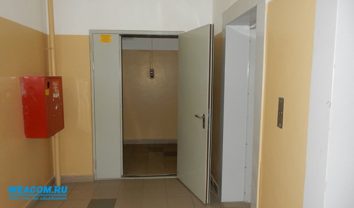 В Иркутске на улице Баумана в лифте многоквартирного дома мужчина напал на 10-летнюю девочку
