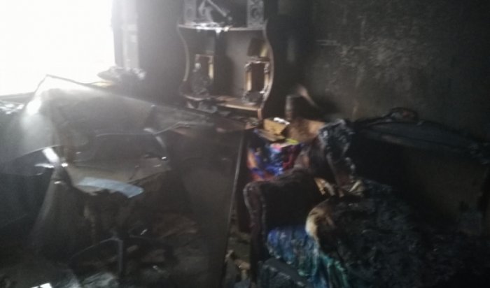 В Усть-Илимске при пожаре погибли две женщины и подросток