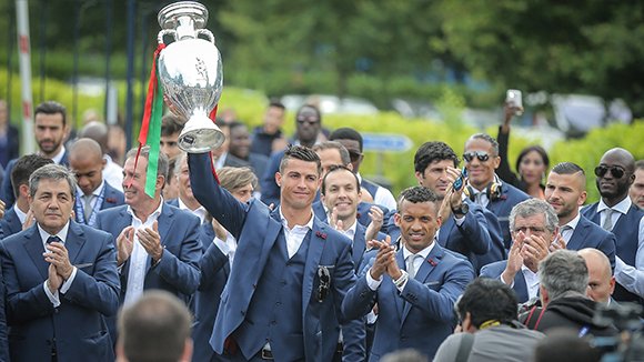 Лучшим футболистом 2016 года по версии ФИФА стал Криштиану Роналду
