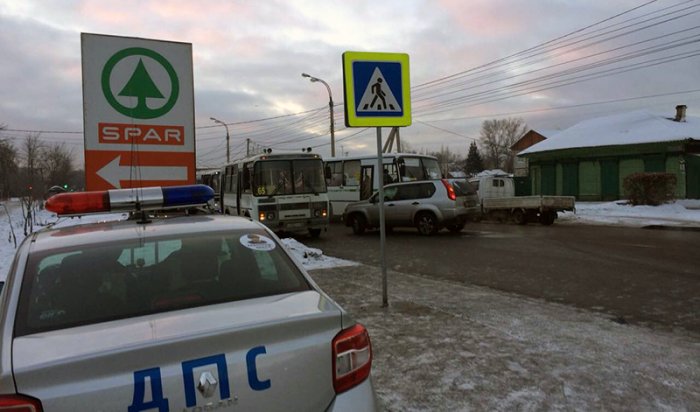 В Иркутске на улице Розы Люксембург сбили 23-летнего молодого человека