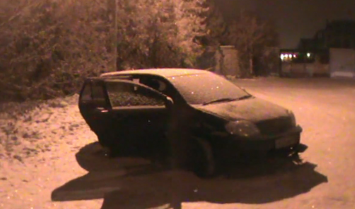 В Иркутске полицейские применили оружие для остановки автомобиля Toyota Corolla Fielder