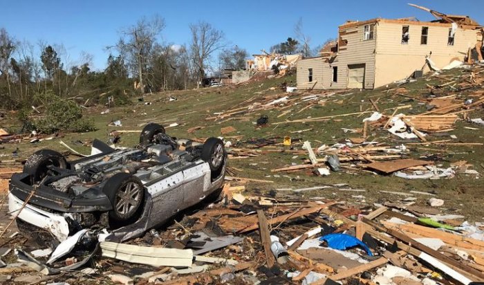 Жертвами торнадо в ряде штатов США стали 16 человек
