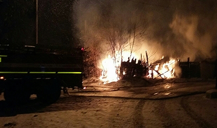 В Иркутске выясняют обстоятельства поджога гаражей на улице Профсоюзной