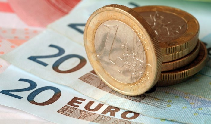 Биржевой курс евро впервые с начала года вырос до 65 рублей