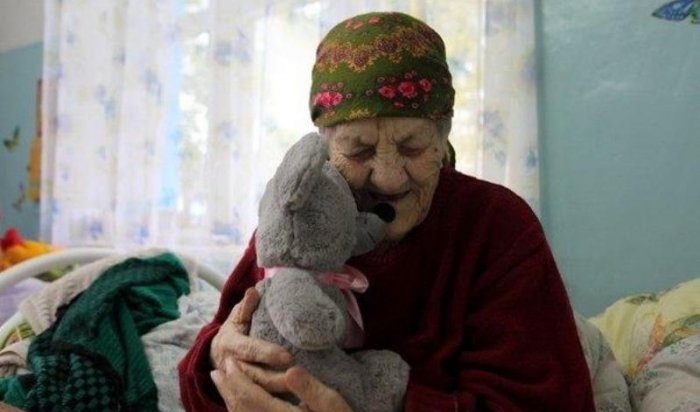 В Иркутской области будут создавать приемные семьи для одиноких стариков