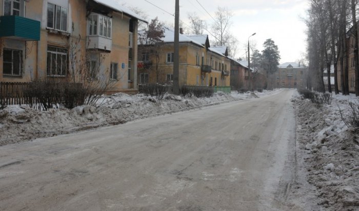 В Ангарске оштрафуют подрядчика за образование на тротуарах снежных накатов