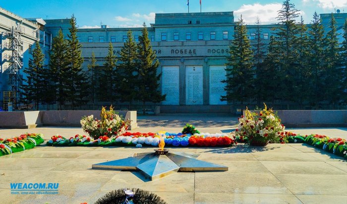 В Иркутске около «Вечного огня» прошло мероприятие в честь Дня защитников Отечества