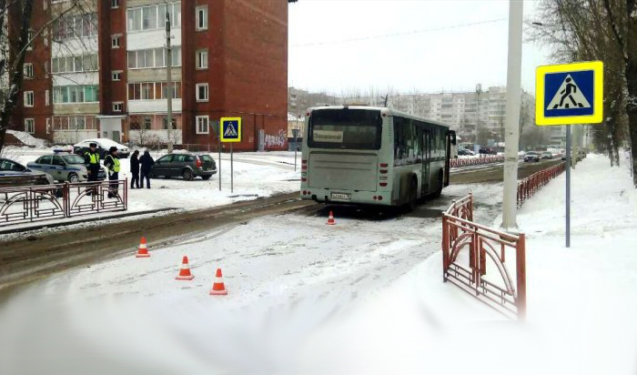 В Иркутске на улице Красноярской пьяная женщина на «Тойоте» сбила девочку