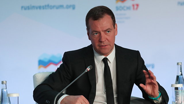 Медведев призвал готовиться жить под санкциями «неопределенно долго»‍