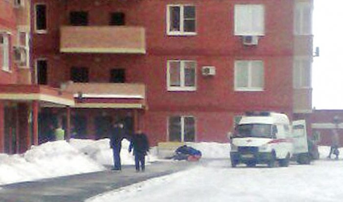 В Челябинске подросток выжил после падения с восьмого этажа