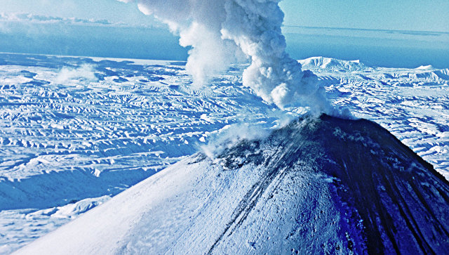 На Камчатке «проснулся» вулкан Безымянный‍