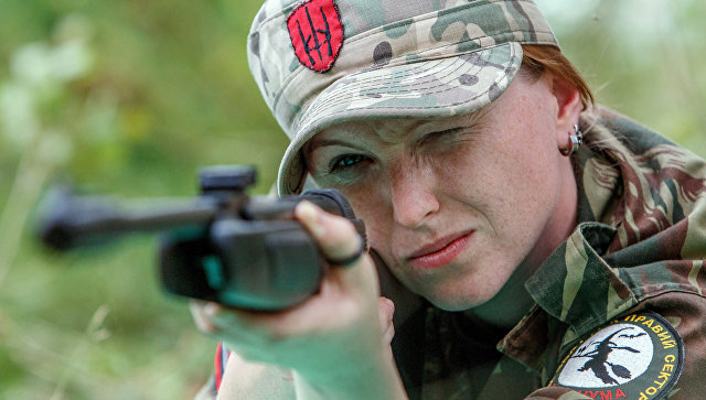 «Правый сектор» перебросил в Донбасс отряд женщин-снайперов «Ведьмы»‍