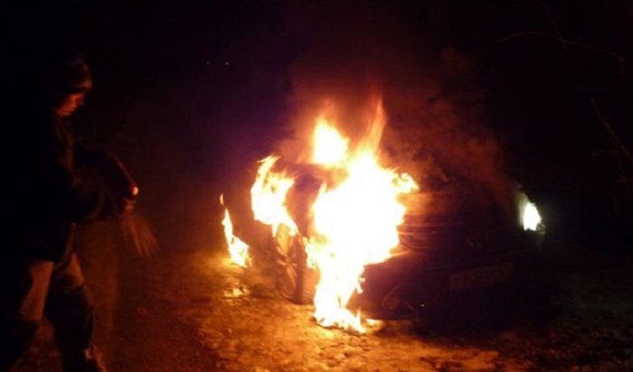 В Ангарске сгорел автомобиль «Тойота-Камри», вероятен поджог
