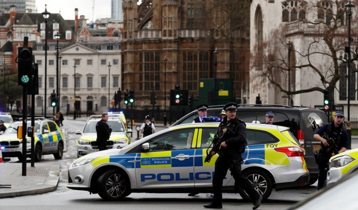Теракт в Лондоне унес жизни минимум пяти людей
