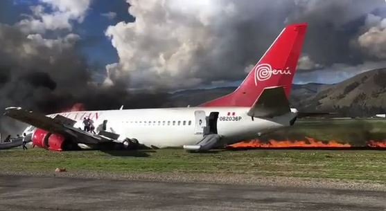 В Перу при посадке загорелся пассажирский самолет