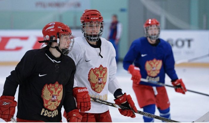 Женская сборная России пропустила восемь шайб в матче ЧМ по хоккею