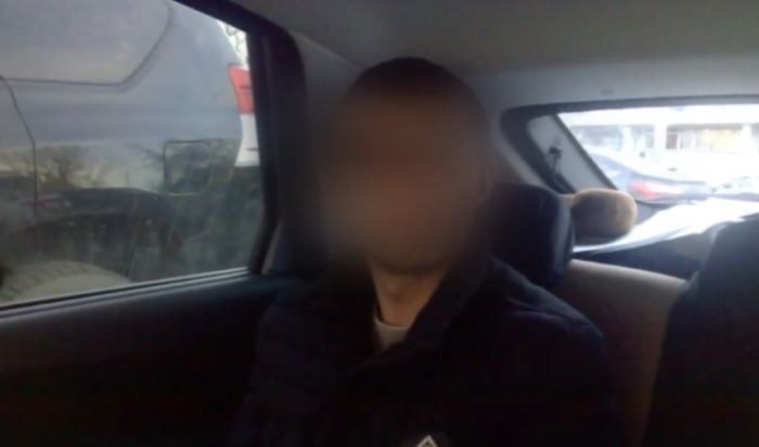 В Иркутске при попытке угона Honda Odyssey на улице Байкальской задержаны молодые люди (Видео)