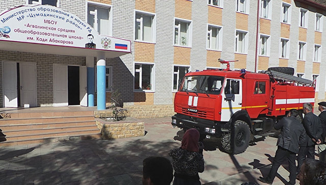 В Дагестане мальчик принес в школу гранату, 11 детей пострадали