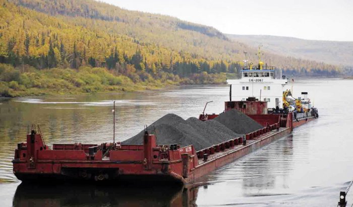 В Иркутской области начался северный завоз угля на реке Лене