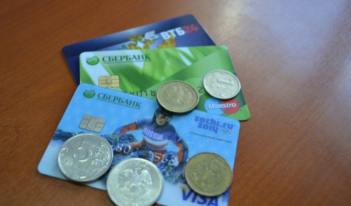 В Усть-Куте двое мужчин обманом узнали у девушки приятеля ПИН-код его карты и сняли все деньги