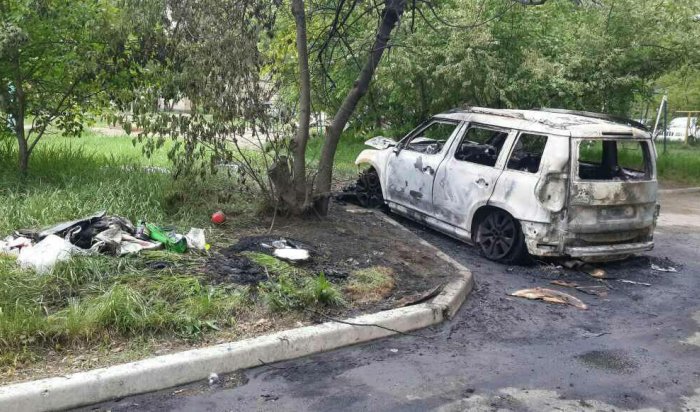 В Ангарске подожгли автомобиль Skoda Yeti